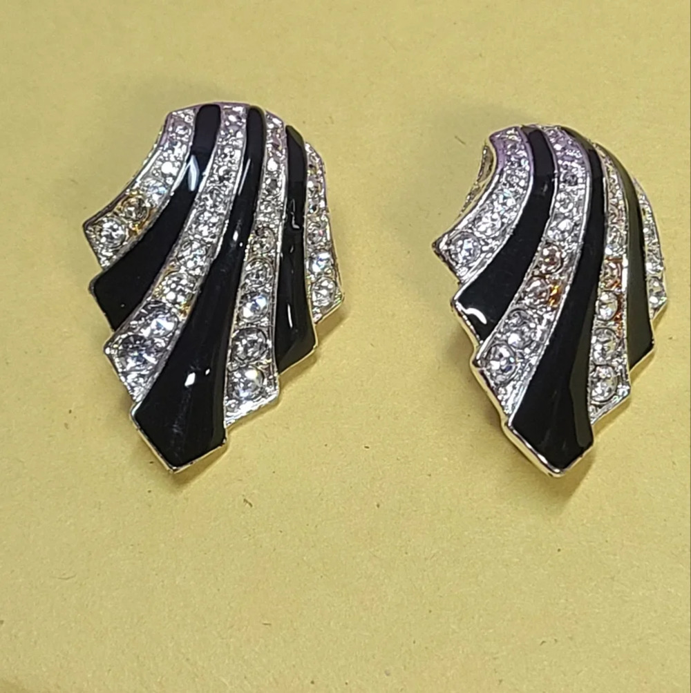 Avon vintage silver tone rhinestones enamel earrings - Picture 4 of 17
